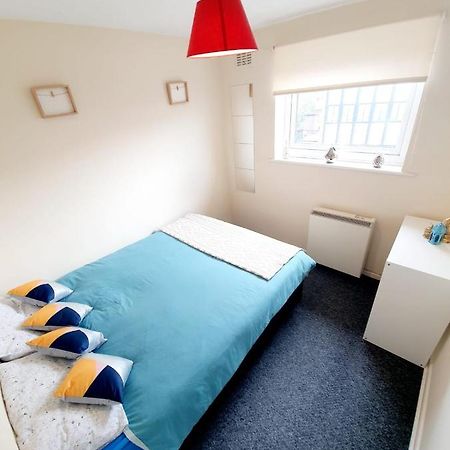 Rayleigh Town Centre 3 Bedroom Apartment Buitenkant foto