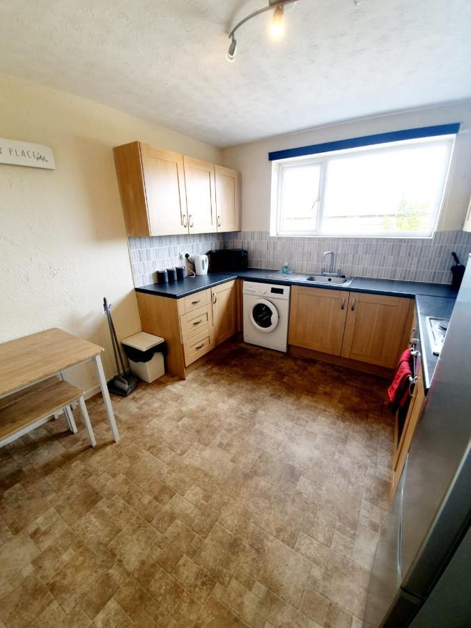 Rayleigh Town Centre 3 Bedroom Apartment Buitenkant foto